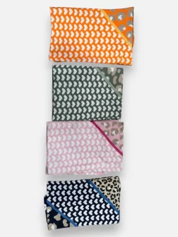 Foulard Love Is Love