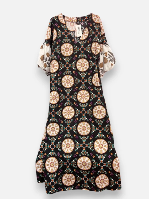 Robe Adzora