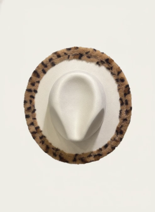 Chapeau Isaya